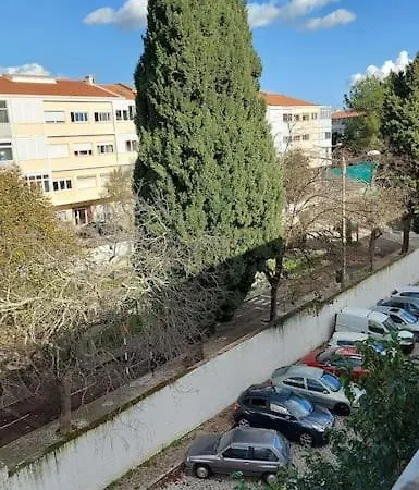 Arrenda-se 1 Almada